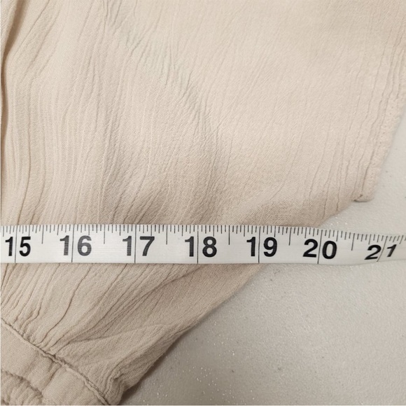 EUC🔹️Boho Embroidered Cut Out In Back Baby Doll Style Top EUC - Picture 3 of 8